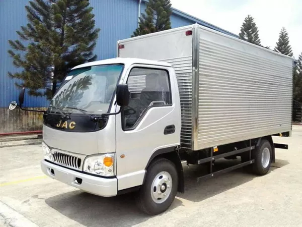 Dịch vụ thay Kính chắn gió xe tải JAC 2.4 tấn tận nơi